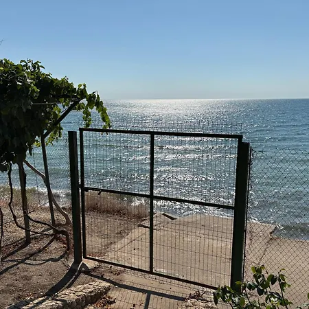 Holiday home будинок на морі *